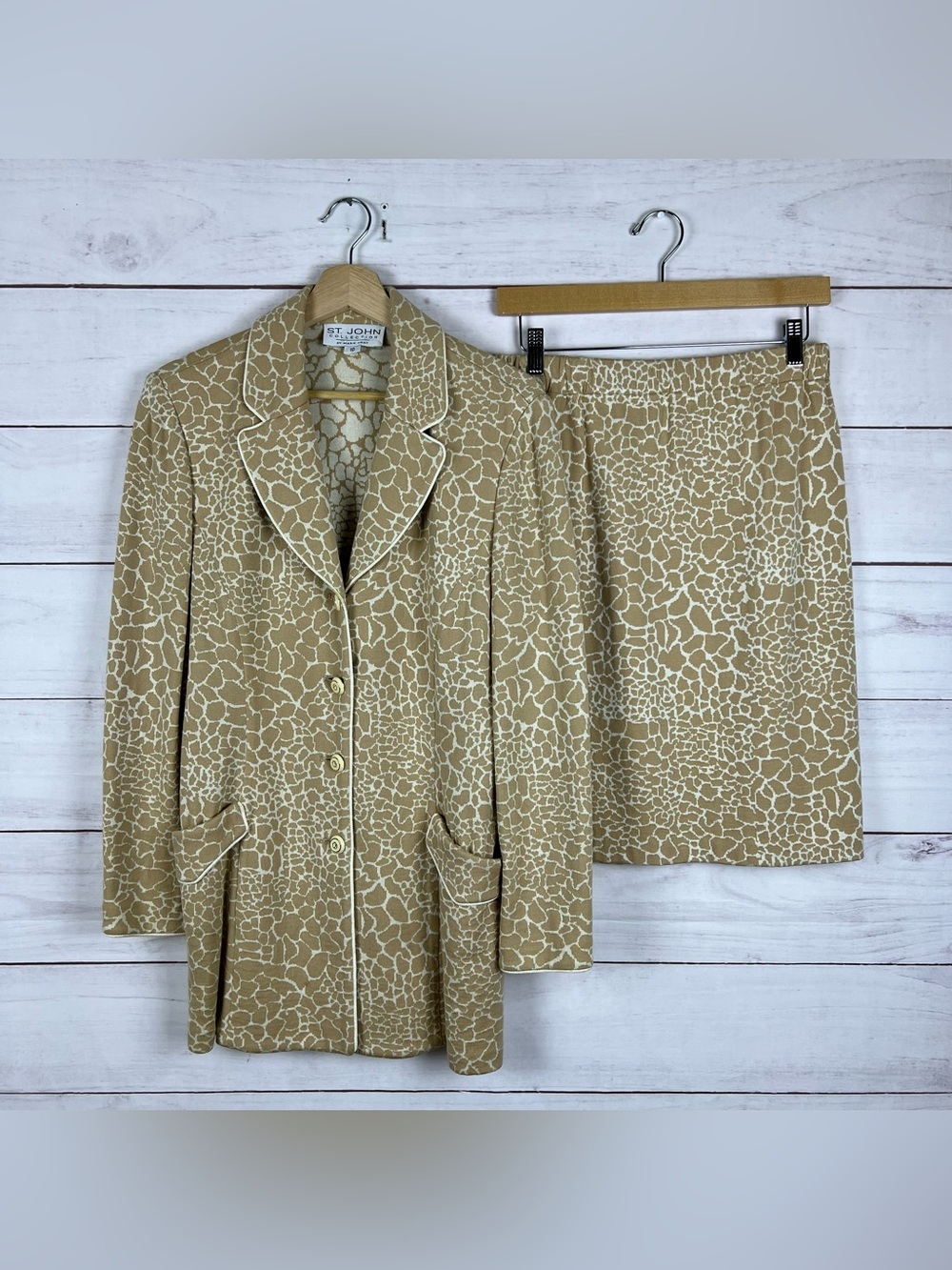 St. John Collection Marie Gray Skirt Suit Set Jacket Size 10 Skirt Size 8 Vtg
